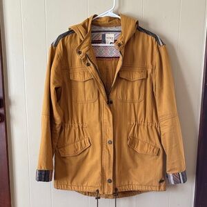 Roxy Amber/ Mustard Hooded Jacket. Size medium. Light weight